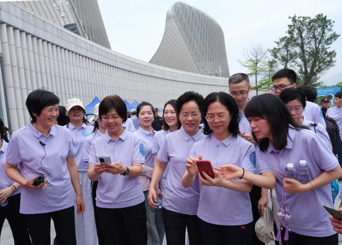 2024年福建省家庭教育宣传周 “为爱奔跑”母亲健康1+1公益募捐活动举行，教育咨询服务同步开展