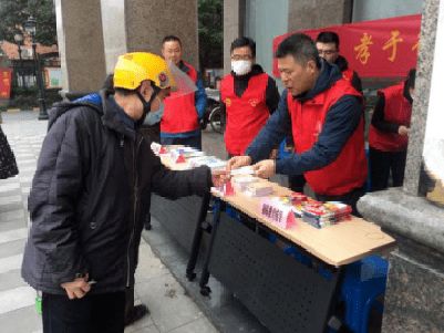 立足教育特色 践行志愿服务——市教育局机关党员开展学雷锋教育咨询志愿活动