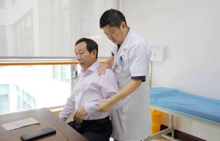 院领导亲身体验就医流程，主题教育助力优化患者服务